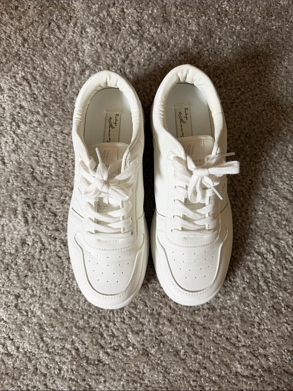 Vintage Havana All-White Star Accent Sneakers